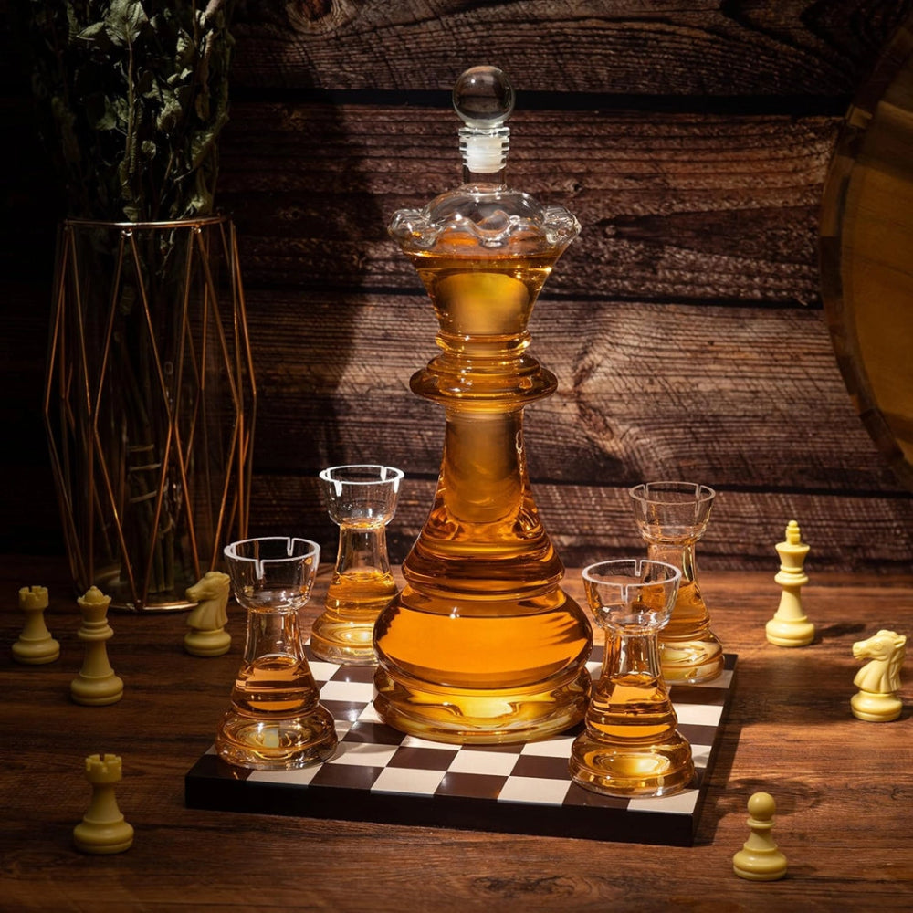Chess Set Decanter with 4 shot glasses