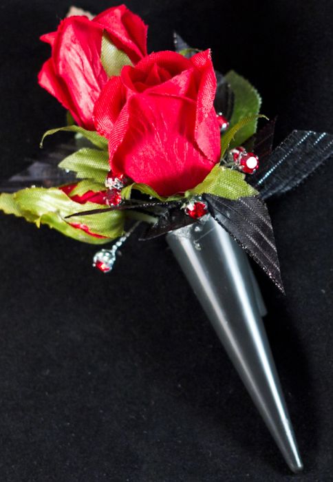 Magnetic boutonniere holder